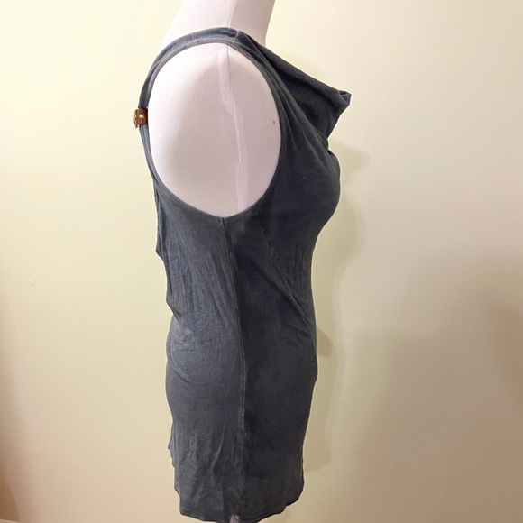 Sfrd scoop front tank top with small leather back closure - Picture 2 of 13